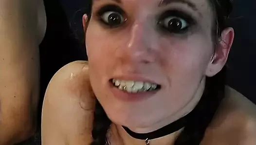 Billy için şarkı söylüyor