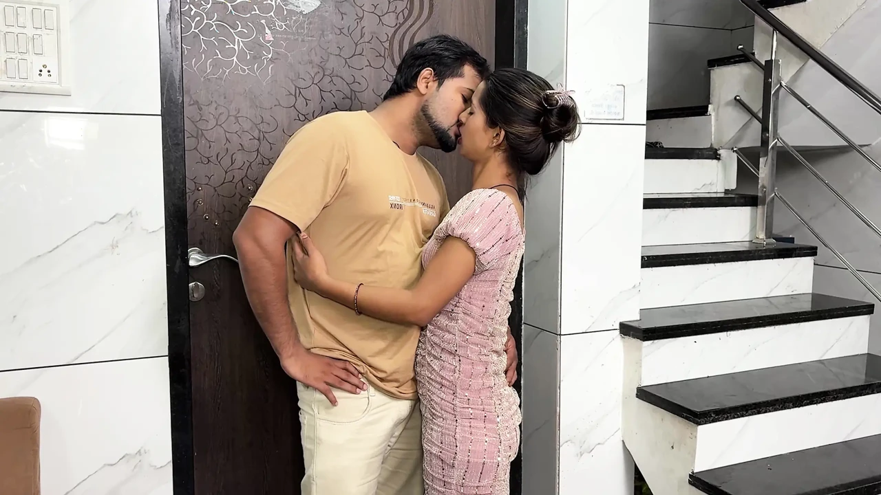 Ladki Ko Flat Mein Bulaake Pela Hot Desi Sex