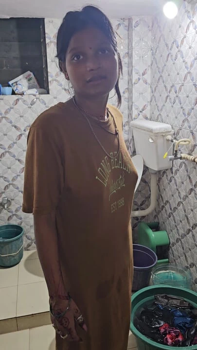 Hintli ateşli kız sıkı amcık sikişi Hintçe sesli seks, güzel Hintli desi bihari 18+ kız