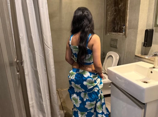 Mami ke ghar se jaate hi tharki anne ne apni 18 yaşındaki üveyhanji ko seks ke liye manaya