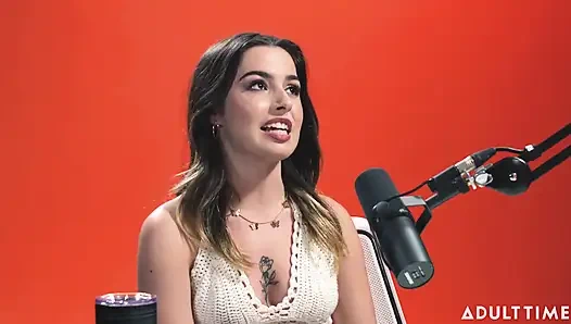 Titreme Kraliçesi Chanel Camryn | Adult Time Podcast