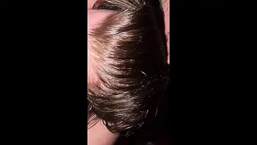 Banyoda yalnızdım ve içeri boşaldım, beni siktim ve emdim