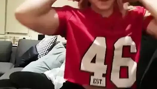 Tombul sarışın - striptiz ve twerk yapıyor