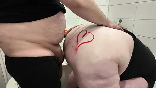 Büyük götlü üvey anne üvey oğlu tarafından sikilmek istiyor! 4k