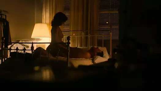 Alison brie -glow s1e01