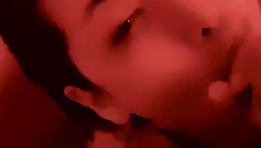 Çok güzel oral seks