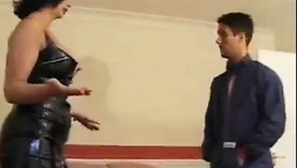 İngiliz milf sarah beattie sikikleri the tamirci