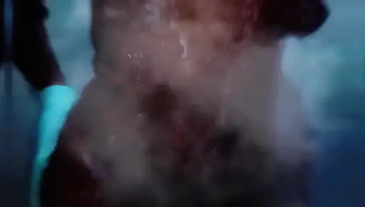 Lil latin duş gösterisi sLo-mo