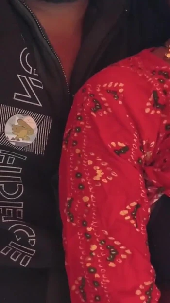 Потрясающий момент из "Жена таксиста и бойфренд трахаются с красивой молодой девушкой - медленно внутри больших молодых"