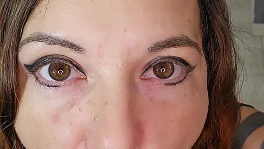 Karşı çıkamıyorum ve seni sağmak için yarağına binmek istememe neden olamadığı için Me.do önünde mastürbasyon yap!