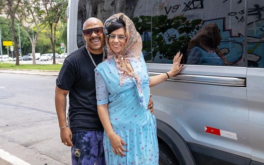 Tombul nine minibüsümde götünü parçalıyor