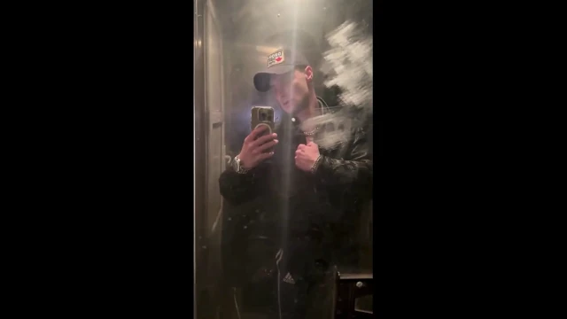 En kirli tren tuvaletinde chav scally kıyafetli kinkysirius