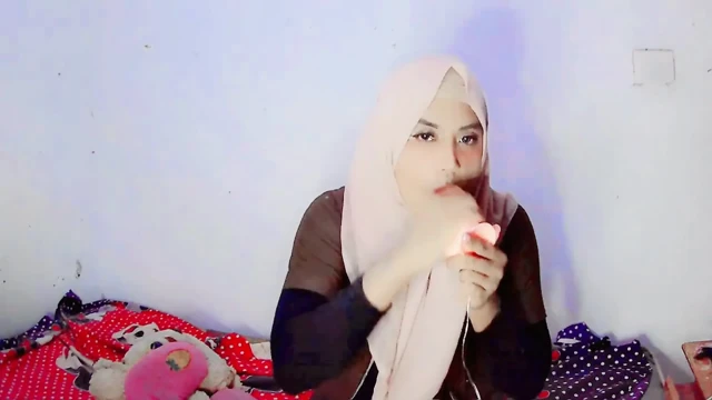 Endonezyalı kadın kılıklı tesettürlü anal bekaretini kaybediyor