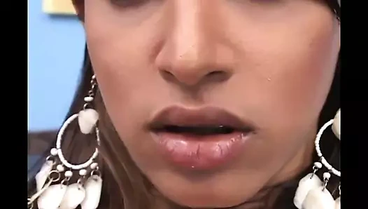 Tran'ın göt deliğine boşalıyor!!