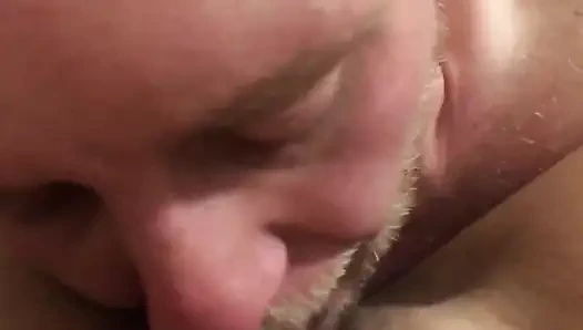 rupert amca yiyor bazı KEDİ