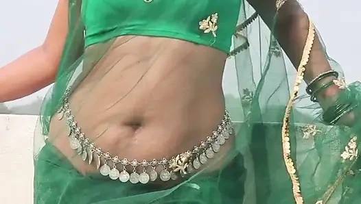 Üvey oğlu üvey annesiyle anal seks yapıyor.