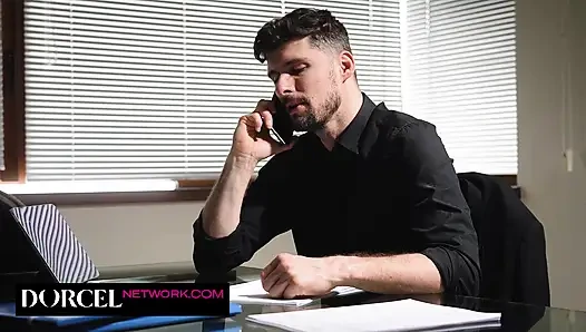 Karısını paylaşıyor