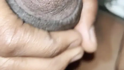Evli kadın yarakla oynuyor