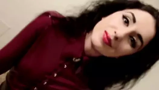 Marilyn yusuf sıcak lateks içinde