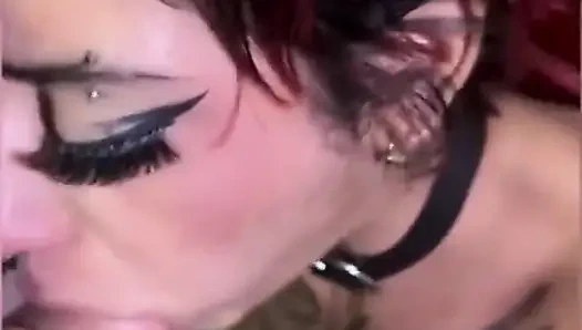 Gotik piliç sikiliyor