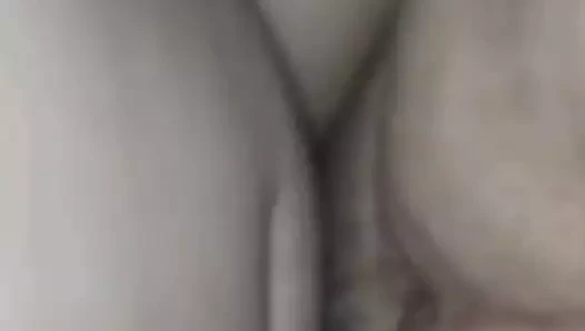 Me la chupa y me monta mi esposa Morenita