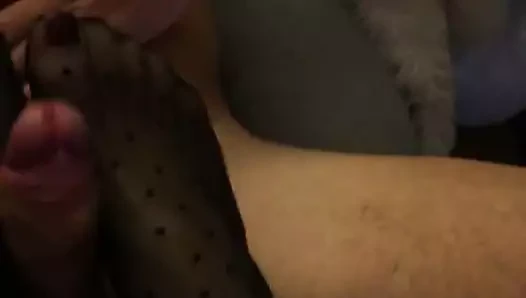 Seksi naylon ayaklarım cum ile kaplı!