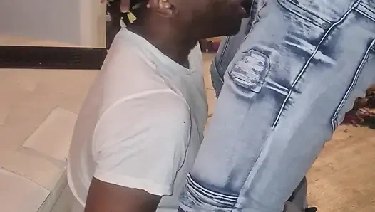 O gırtlağını ver - büyük zenci yarağıyla ağzımı parçalıyor ve hepsini bana aldırdı