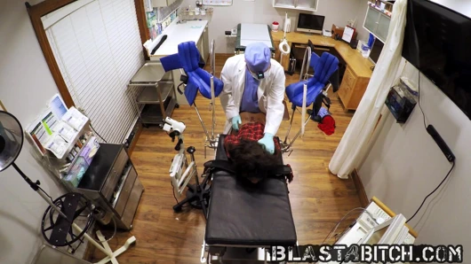 Minnie Rose'un amcığı dölle sikiliyor