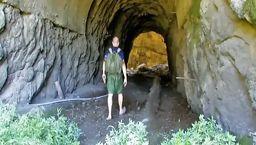 Esmeralda ıslak tacizde sikişiyor