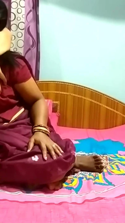 Xmaster tamil mallu teyze ile Hintli seks yapıyor | Klip 1