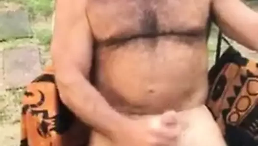 beefy muscle ayı mastürbasyon onun horoz ile büyük yük
