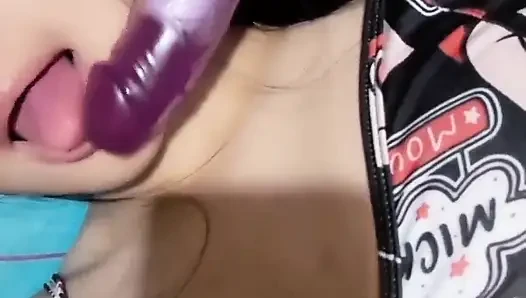 Japon kız mastürbasyon yapıyor ve fışkırtıyor