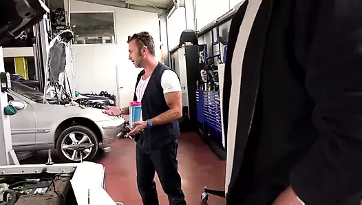 Alman kadınlar arabaya çekiliyor ve sert sikiliyor tam film