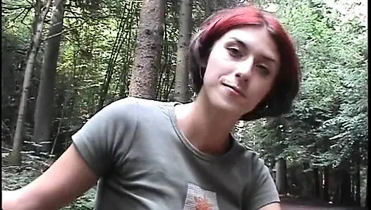 Ateşli kızıl saçlı oğlu için mastürbasyon yapıyor