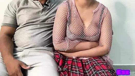 Ateşli üvey kız kardeşim benimle sikişiyor.