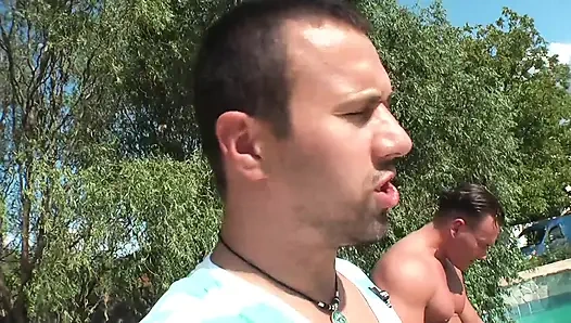 Sürtük Kızlar Tarafından Baştan Çıkarılıyor Vahşi Sert Havuz Sikişi