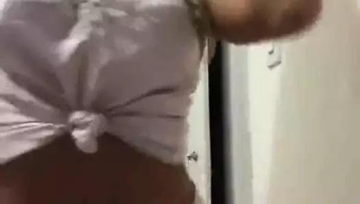 Jessy Erinn- bailando para sus amigos