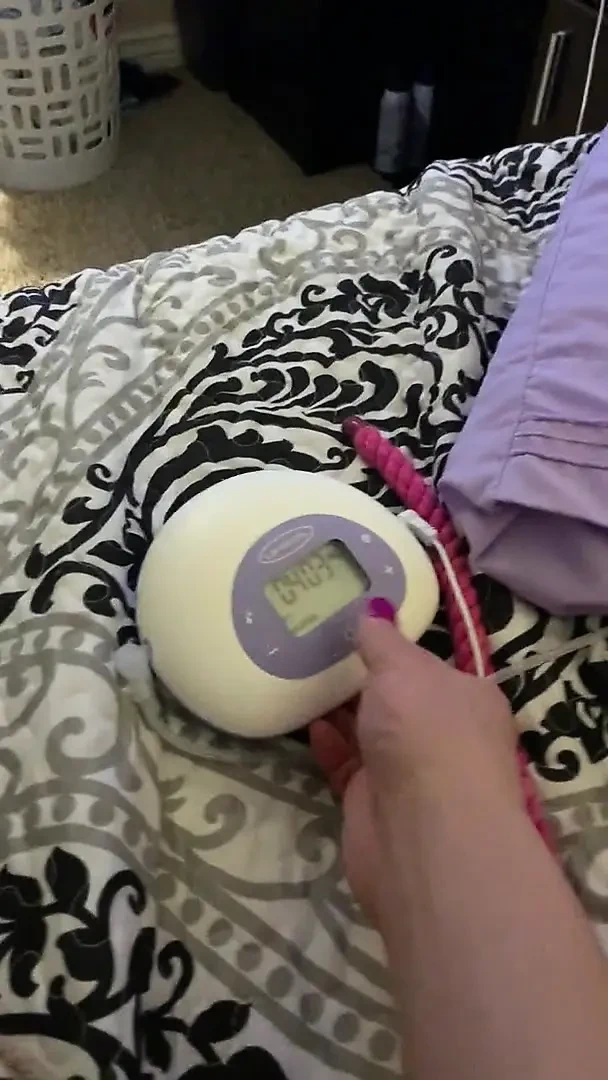 Meme pompası vibratör ve şişirilmiş amcık dildo sonsuz orgazm