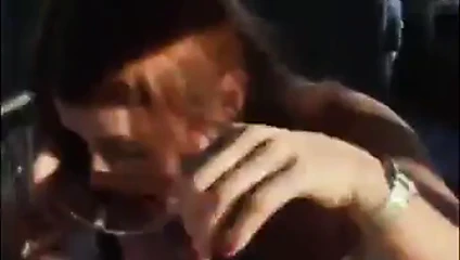 Kızıl saçlı Mia.