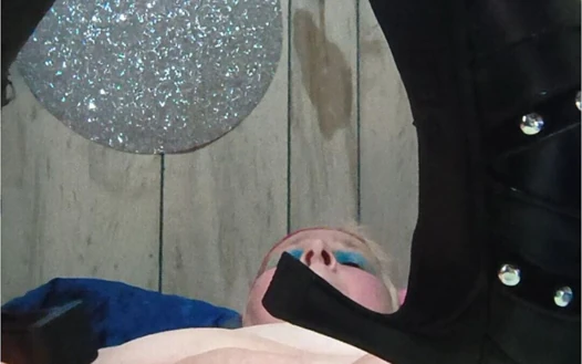 Titreşimli dildo o kadar edepsiz ıslak bir serseri