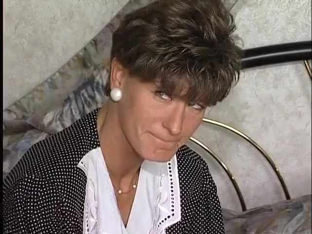 Slutty mature sucking and riding dick before getting dildoed
