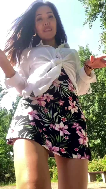 Угадай, какого цвета мои трусики?