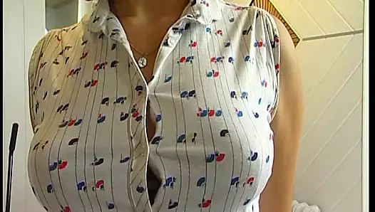 Der versaute alte Mann und seine jungen Girls die alles fuer ihn tun