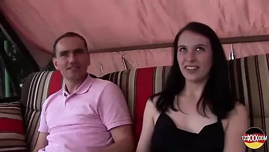 Domaltarak ağzına almayı seviyor