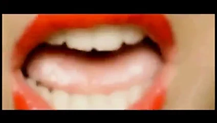 Cinsel eşler ve kızlar seks ve kunilingus müziğini sever