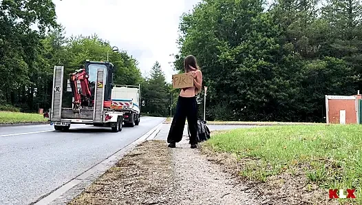 Beni gezintiye çıkardı... Bu yüzden beni sikmesine ve yüzüme boşalmasına izin verdim - klx