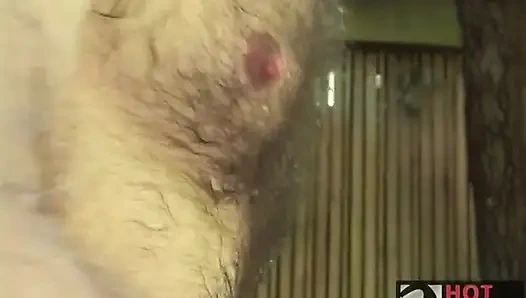 Baba rüya görüyor: jakuziye 'ateşli' koyuyorlar