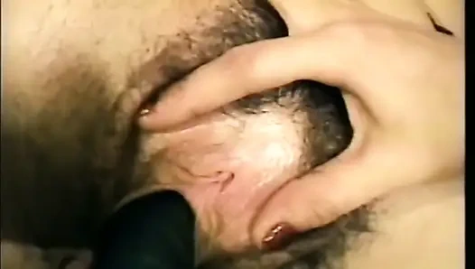 Chicas morenas calientes dedos y comen coño apasionadamente