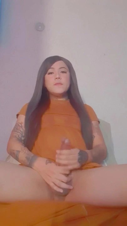 Güzel t-kız tek başına mastürbasyon