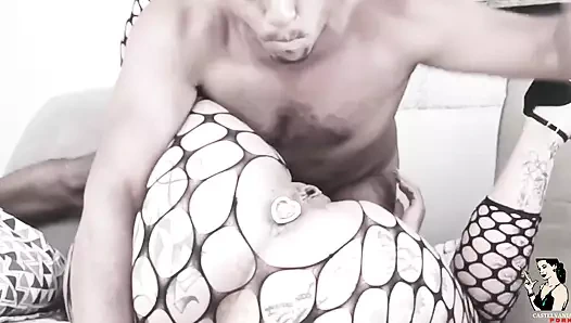 Paty Angel çalışanı yakaladı ve yarağına bindi